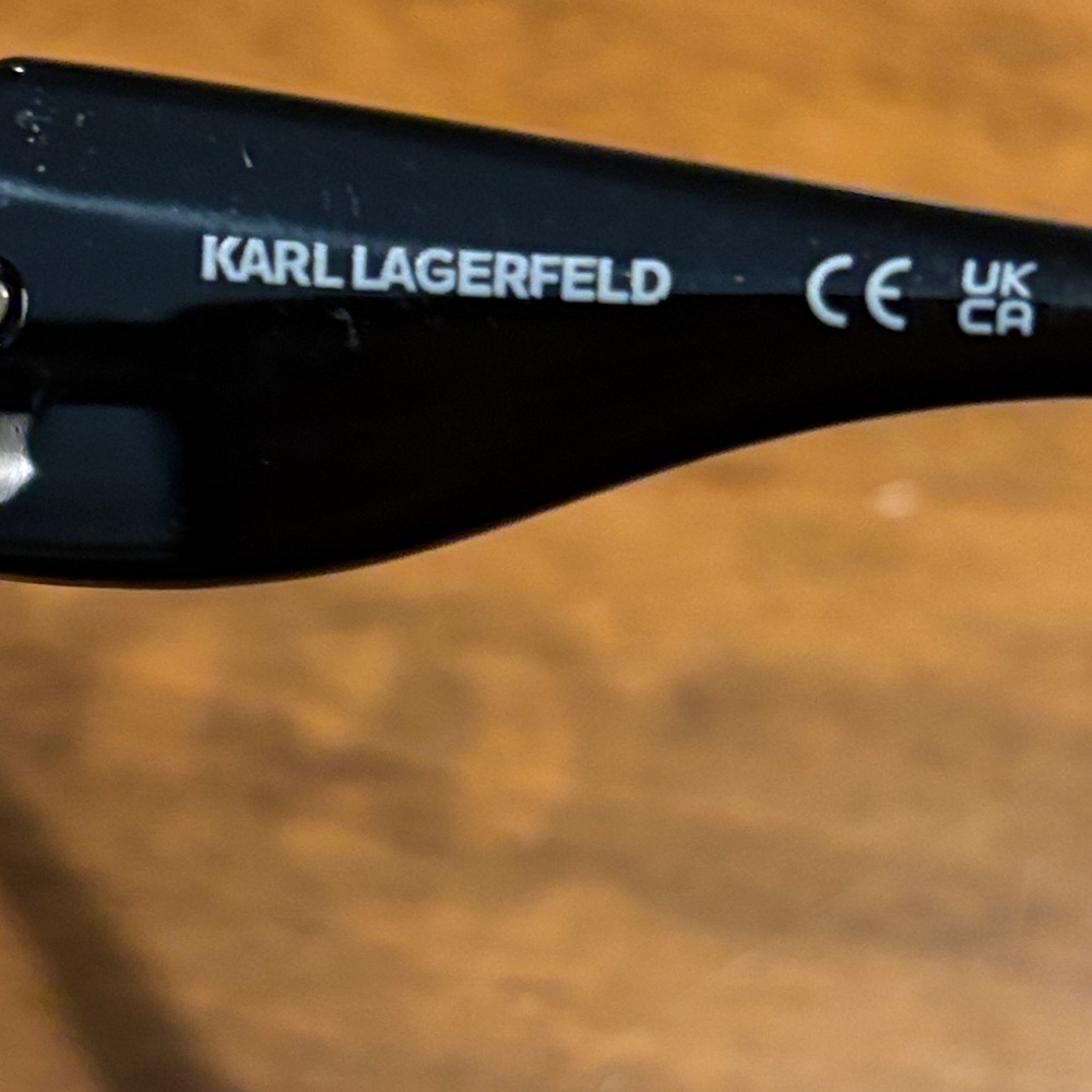 New in case Karl Lagerfeld Black Sunglasses - Picture 5 of 6